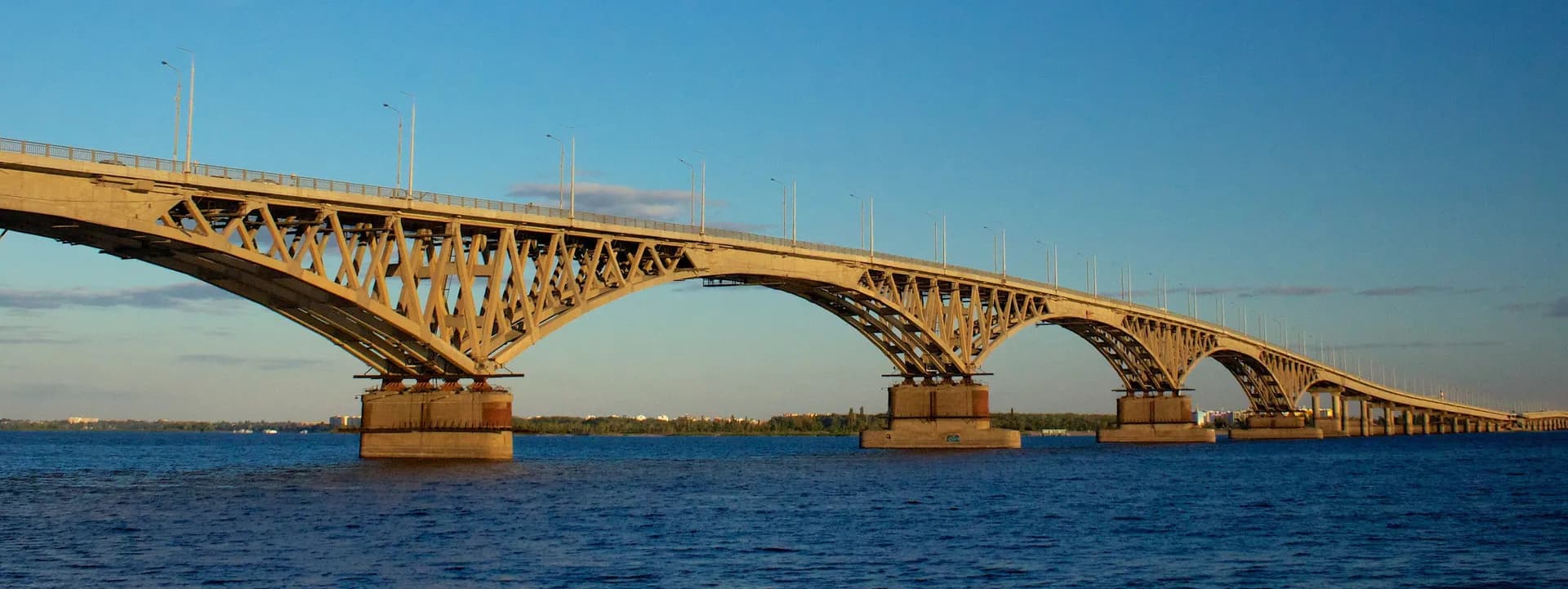 Вид на мост Саратов — Энгельс